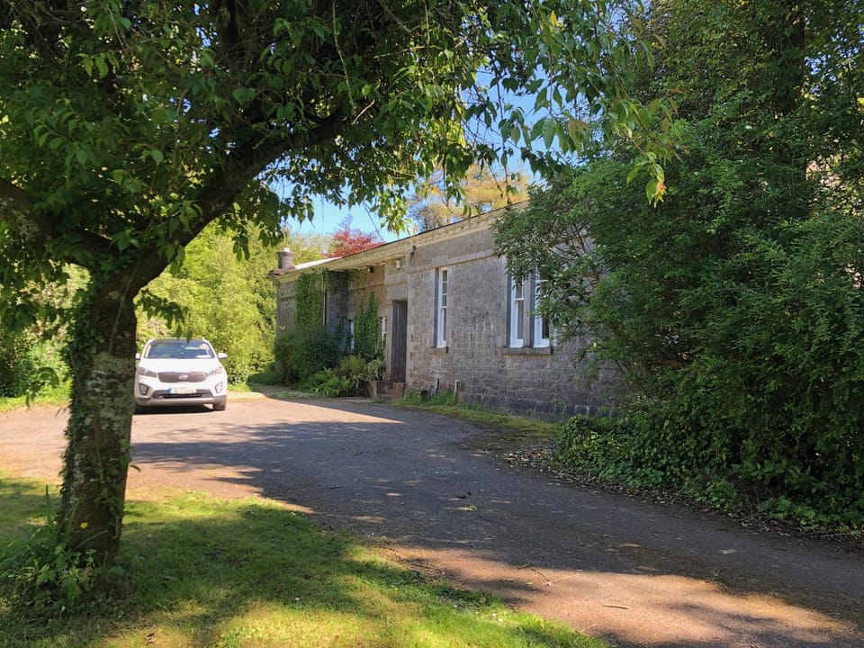 Property building, Facade/entrance, Parking