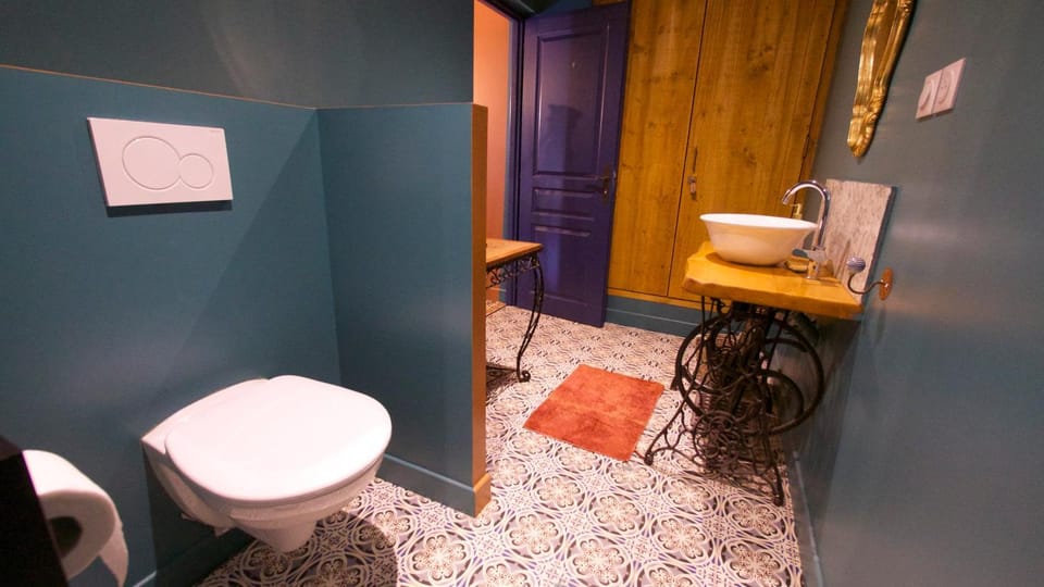 Toilet, Bathroom