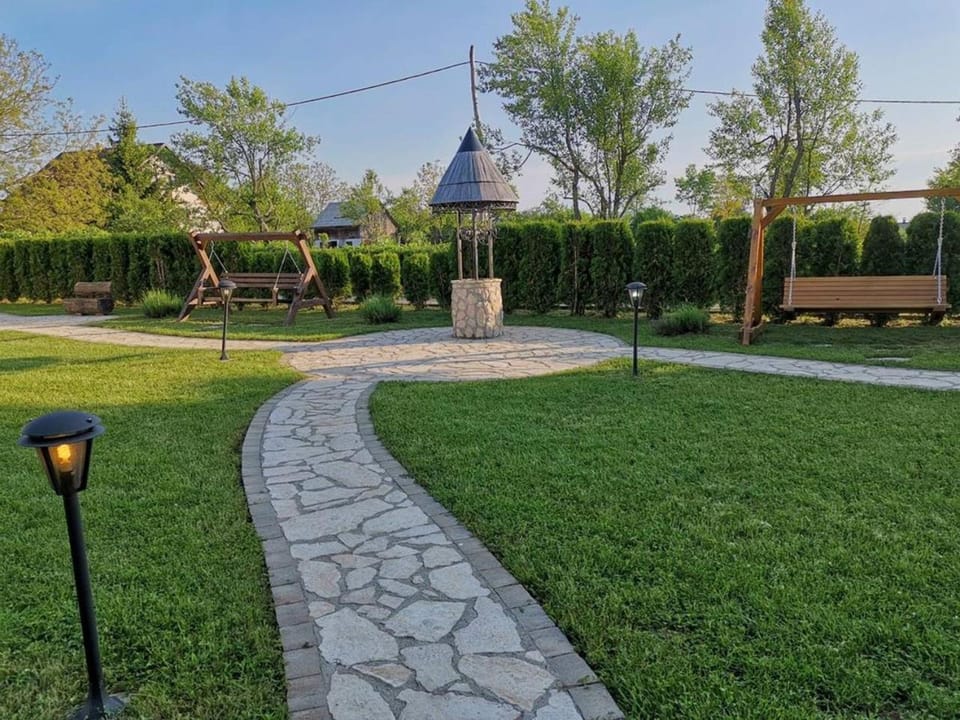 Spring, Garden, On site