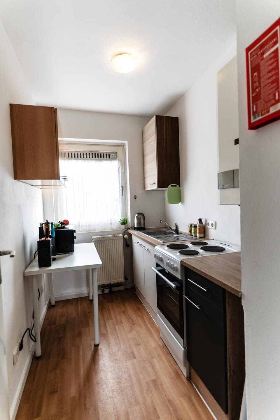 Kitchen or kitchenette, Dining area, oven, stove