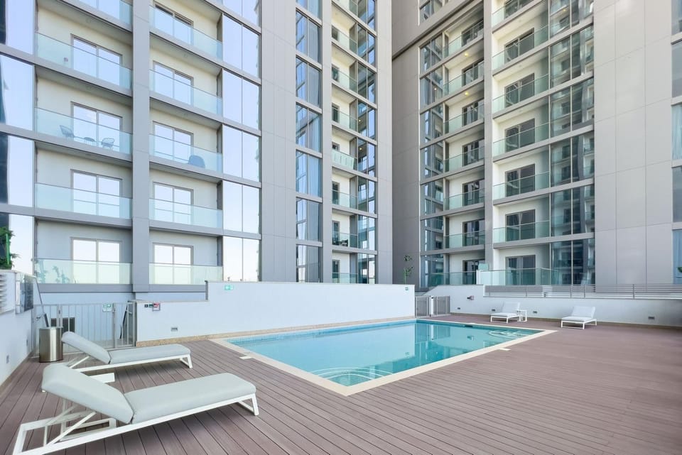 Property building, Swimming pool