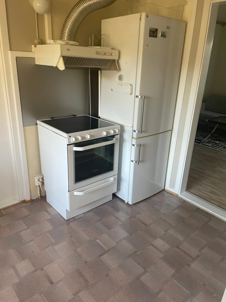Kitchen or kitchenette, oven, stove