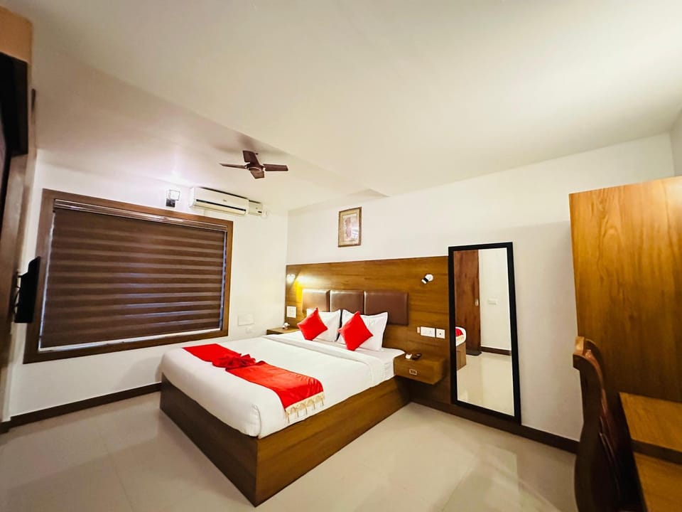 Bed, Bedroom, wardrobe, air conditioner