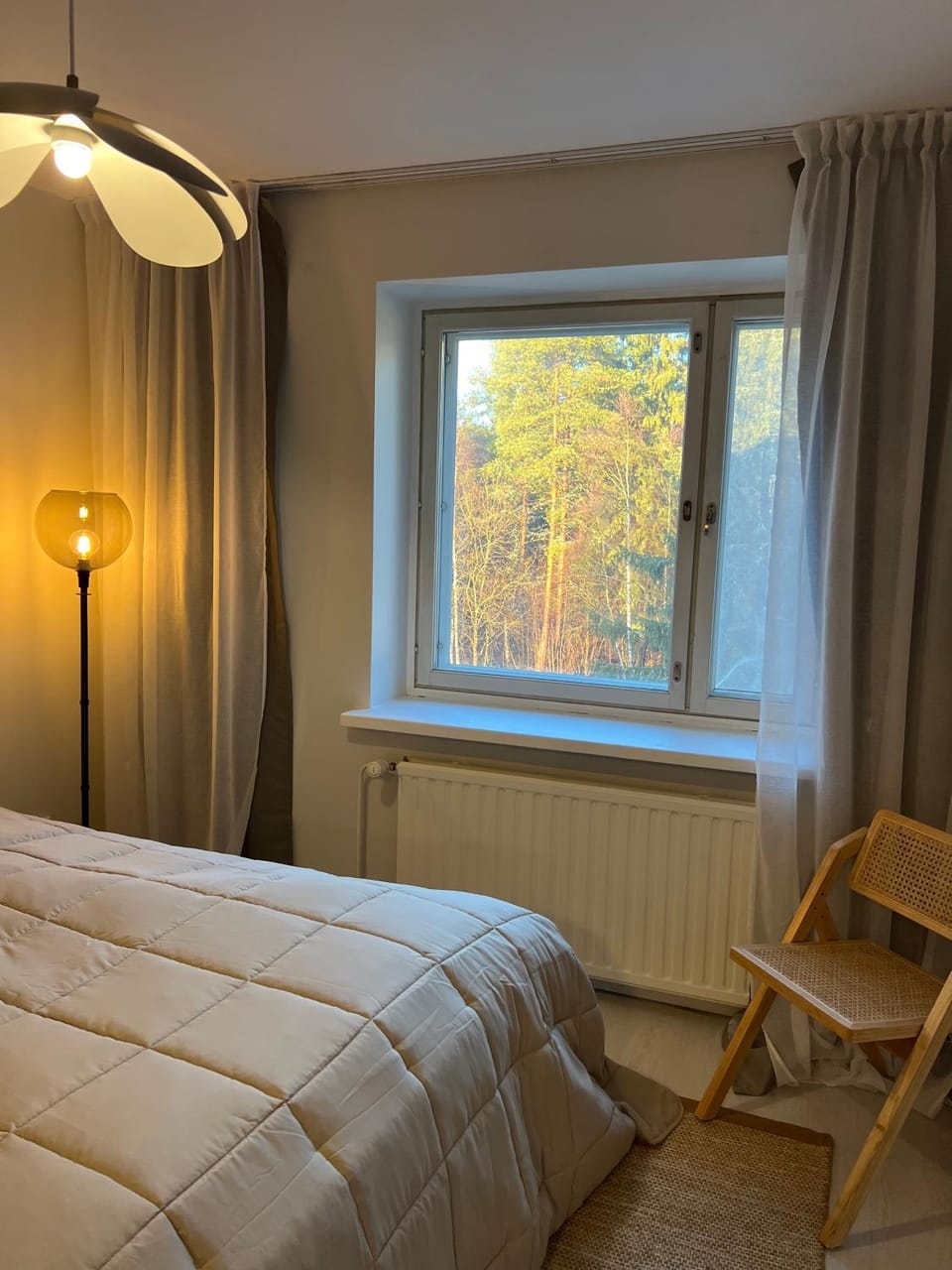 Bed, View (from property/room), Inner courtyard view