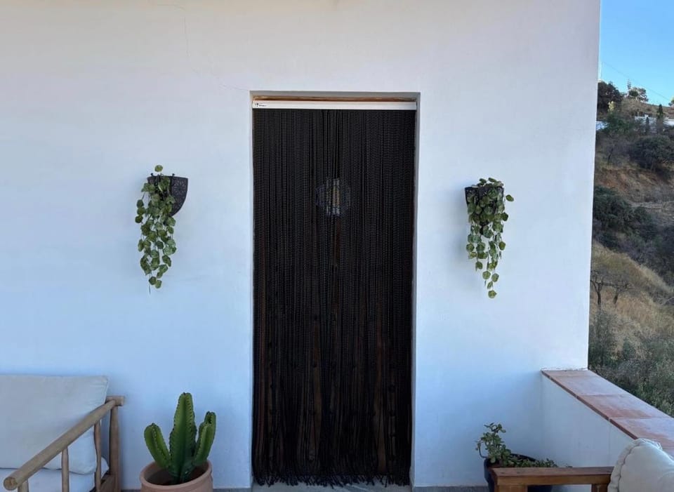 Luxury Wellness Villa with Pool Yoga Studio & Hammam for 14p & 40 min to Malaga city Villa in Axarquía