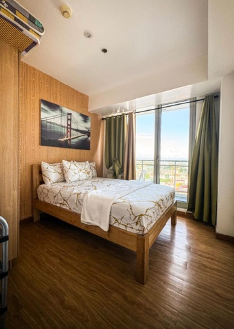 2 Bedroom Apartment with balkony Apartment in Paranaque