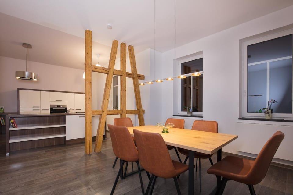 Dining area, kitchen