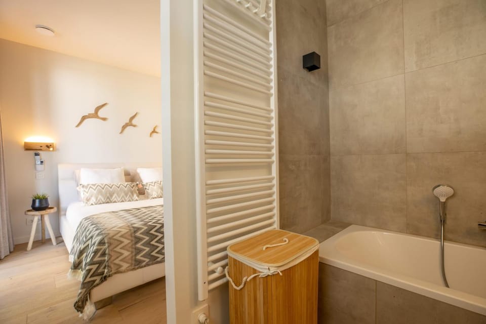 Bed, Bathroom, Bedroom, Bath