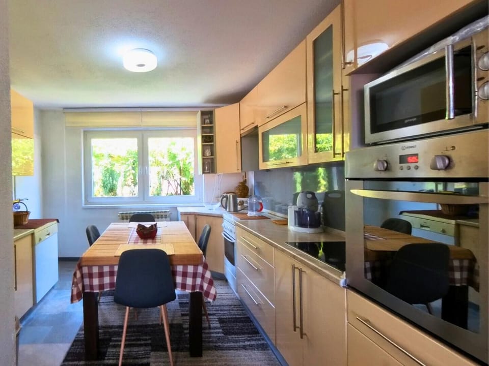 Apartment Sun Sarajevo - FREE garage, air conditioner in all rooms, garden Apartment in Sarajevo