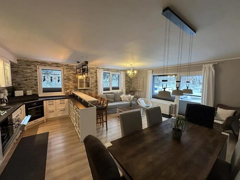 TV and multimedia, Kitchen or kitchenette, Living room, Seating area, Dining area, dishwasher, pet friendly, stove, toaster