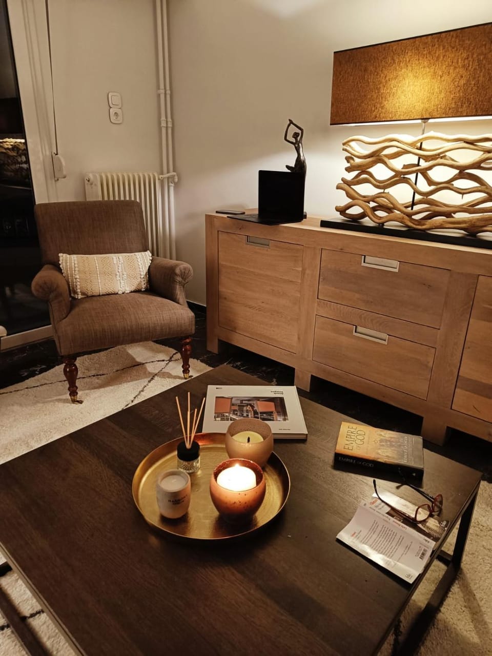 Living room, Seating area