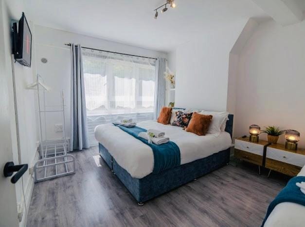 Business Leisure Near Canary Wharf Free Parking Apartment in London Borough of Southwark