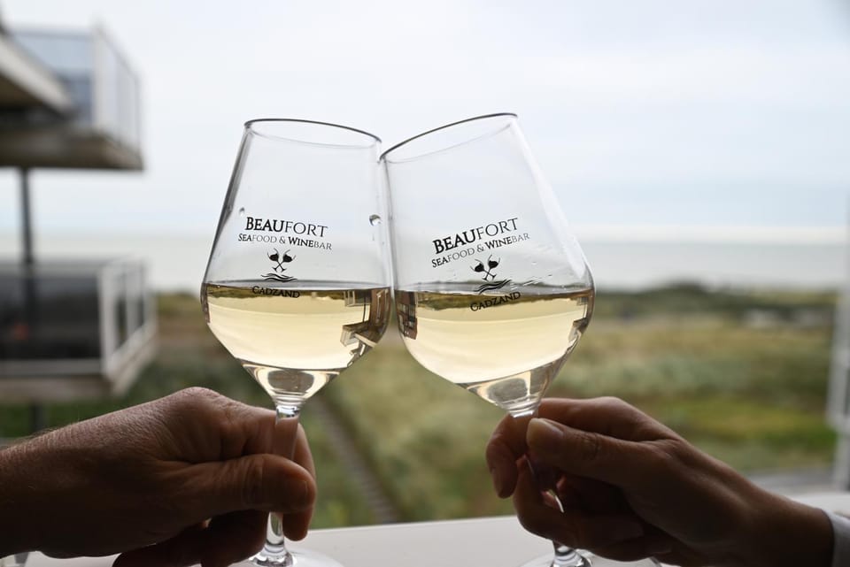 Natural landscape, Food and drinks, Sea view, Drinks, Alcoholic drinks