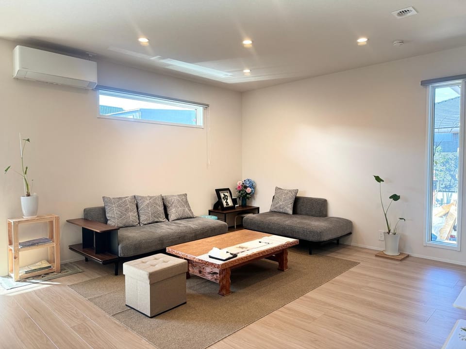 Living room, Seating area