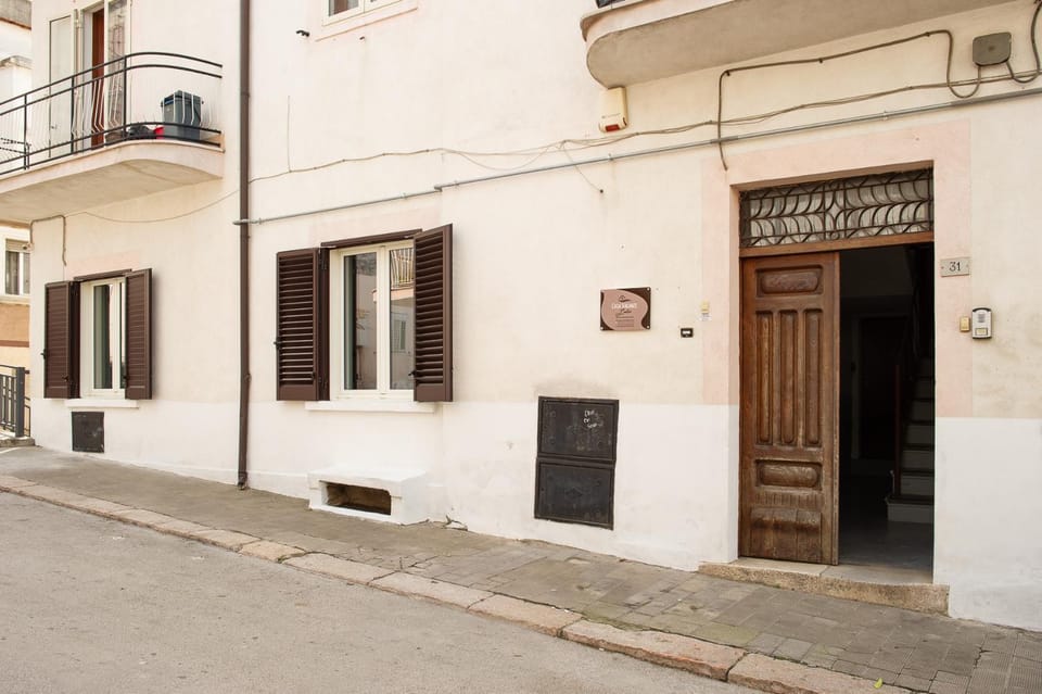 Facade/entrance, Day, Street view, Quiet street view
