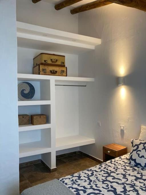 Bedroom, wardrobe