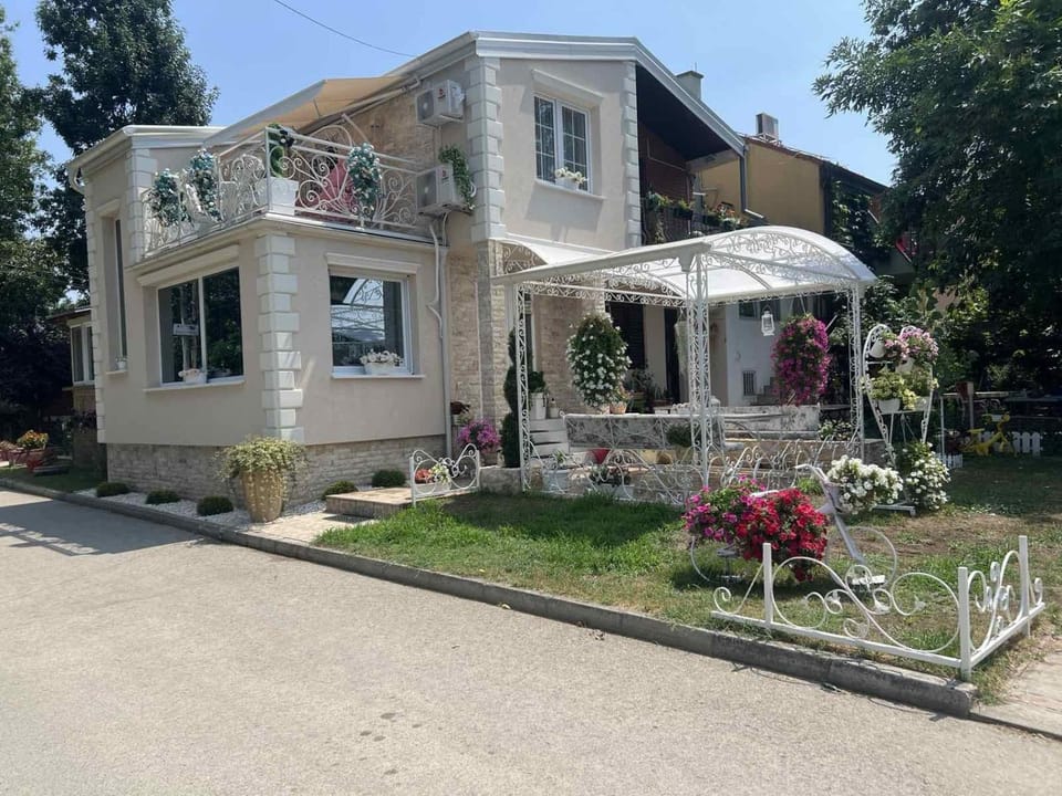 Vila Romansa Villa in Novi Sad
