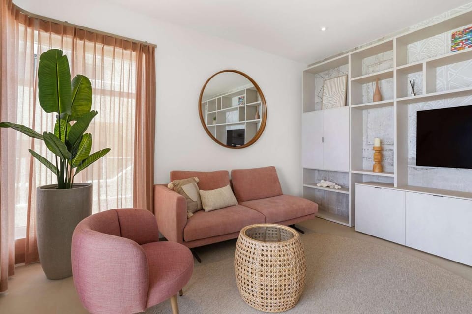 Communal lounge/ TV room, TV and multimedia, Seating area, Evening entertainment