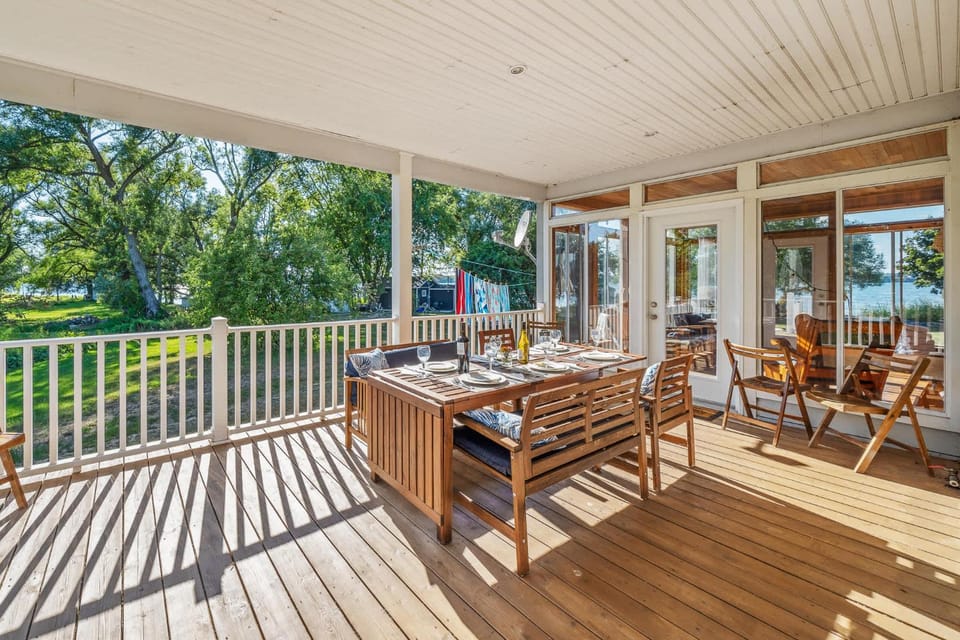 The County Lakehouse - Waterfront w Hot Tub ST-2020-0100 House in New York