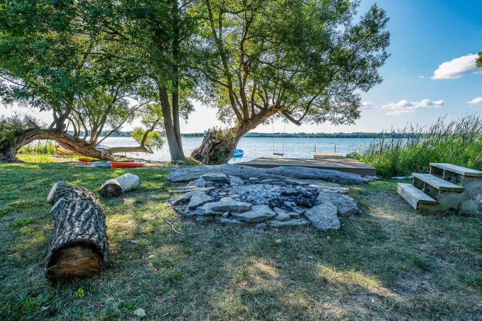The County Lakehouse - Waterfront w Hot Tub ST-2020-0100 House in New York
