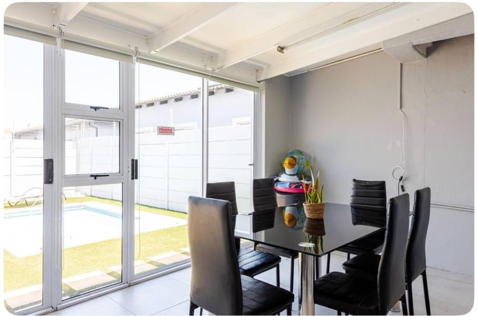 JDBA Homes of Luxury House in Cape Town