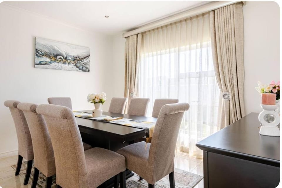 JDBA Homes of Luxury House in Cape Town