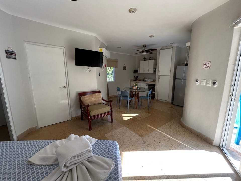 Blue angel 18 a unos pasos de la playa y 5av Apartment in Playa del Carmen