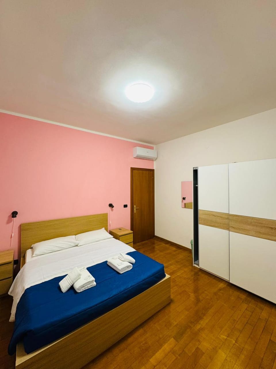 Bed, Photo of the whole room, Bedroom, towels, wardrobe
