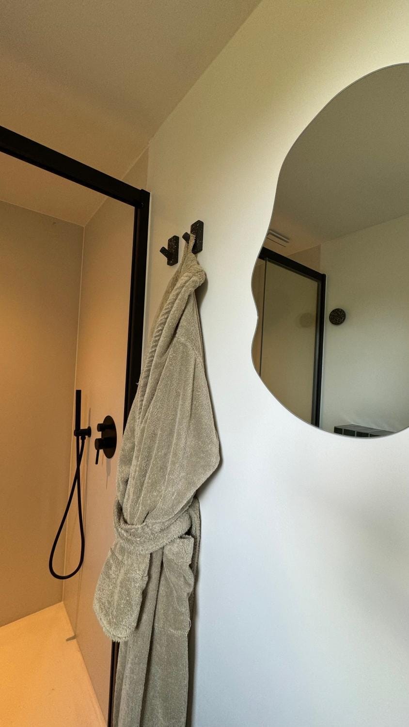 Shower, Bathroom, towels