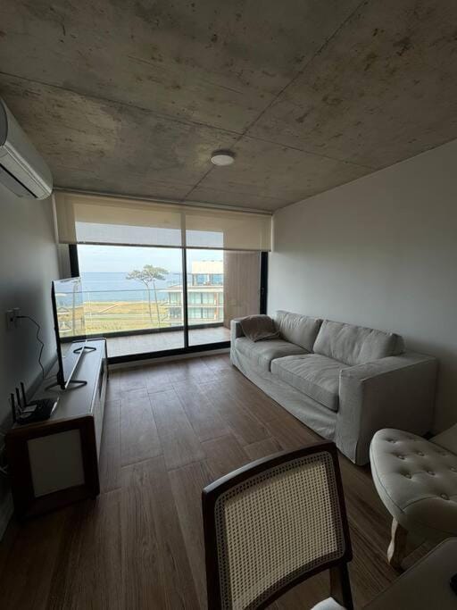 TV and multimedia, Living room, air conditioner