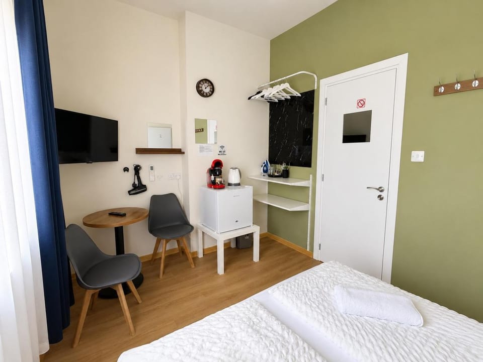 Smart Comfort RoomN2 with Private Bathroom in best Location Beach 250m Apartment in Limassol City