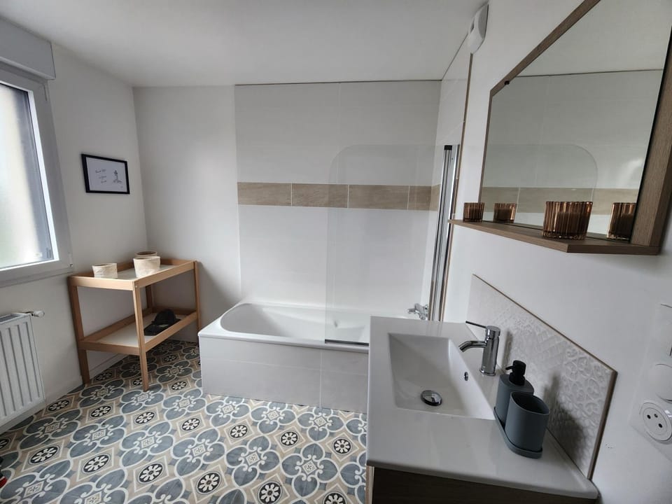 Bathroom, Bath