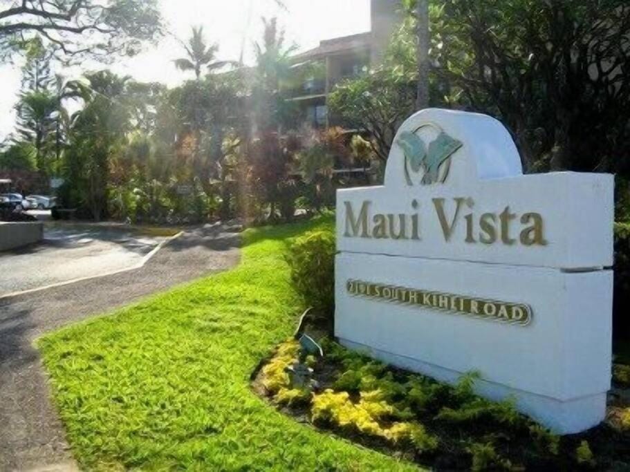 Maui Condo, 5 minute walk to the beach, 3 Pools, Tennis Courts, BBQs Apartment in Kihei