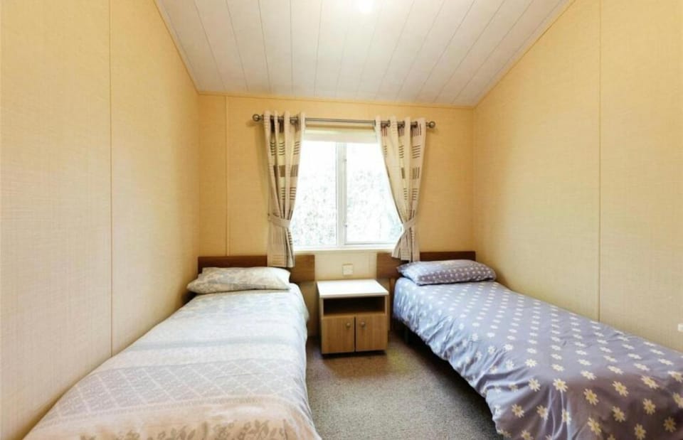 Cousins beach house Three bedroom lodge St Minver House in England