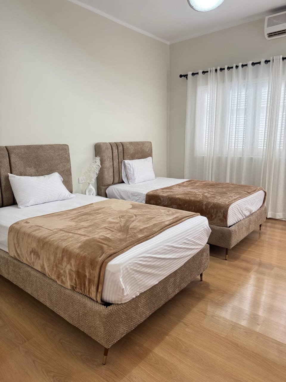 Bed, Bedroom, towels, air conditioner