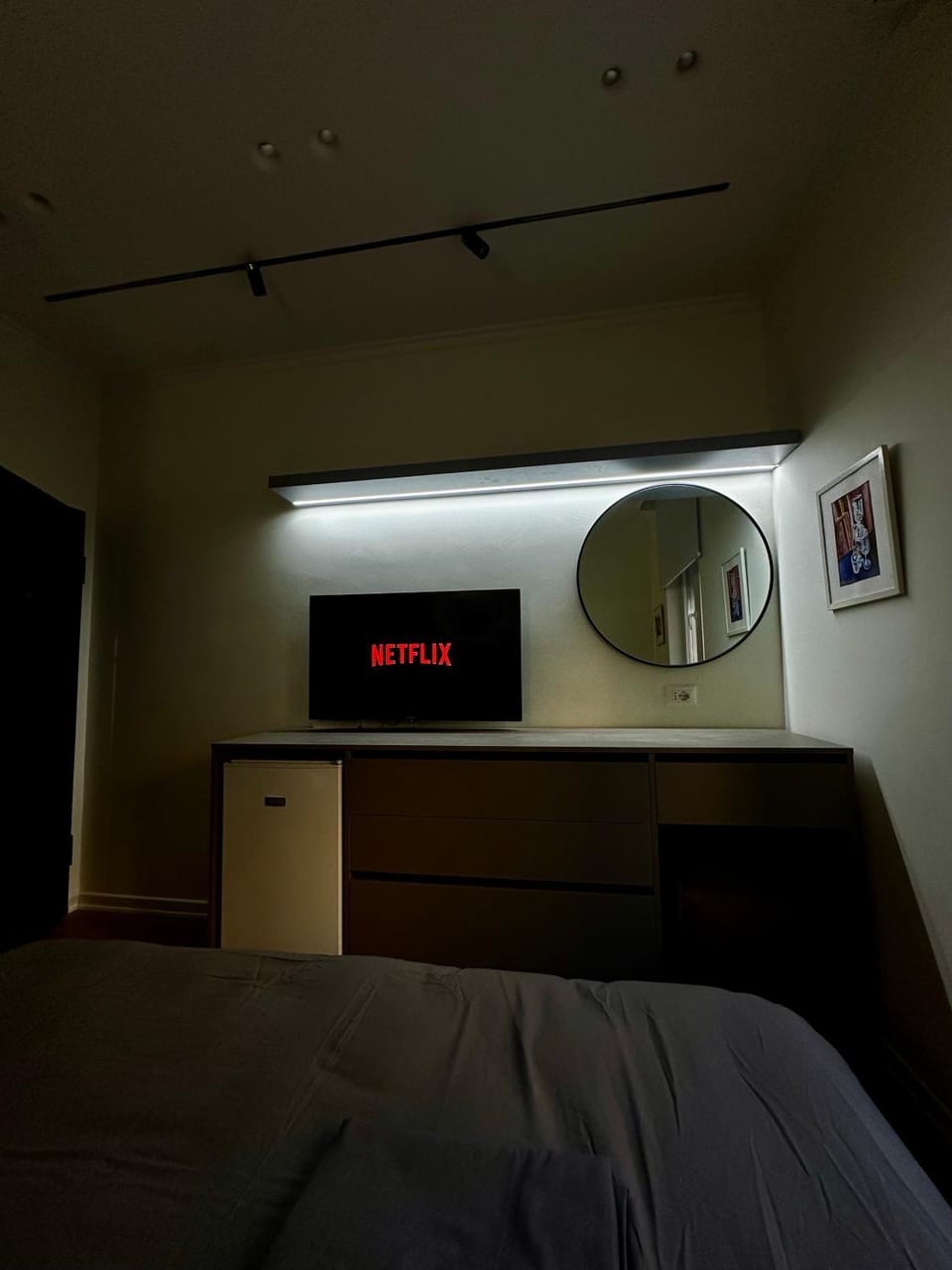 Bed, Photo of the whole room, Bedroom
