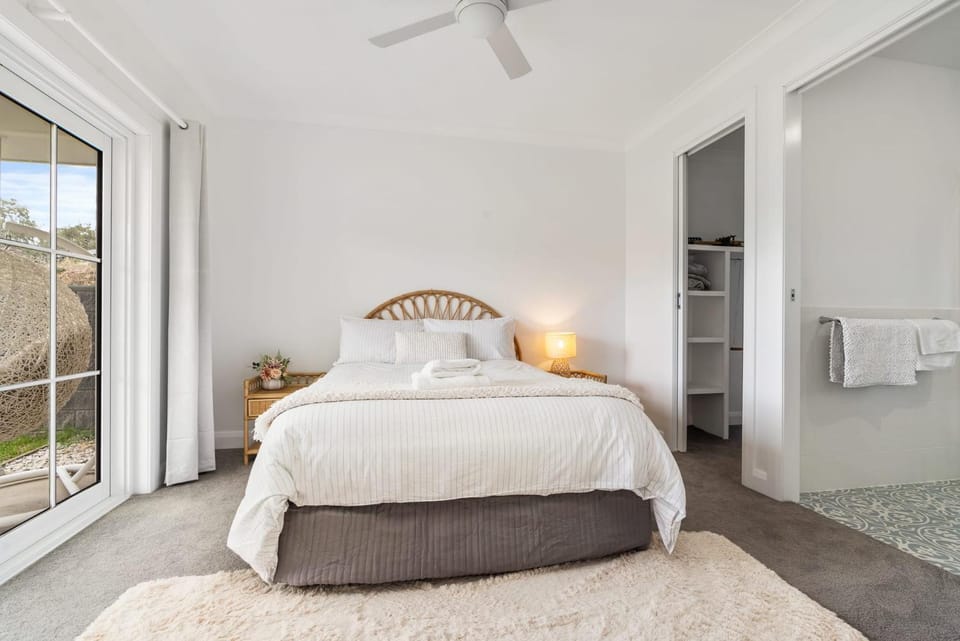 Peaceful & Cosy Studio - Immaculate Presentation Apartment in Orange