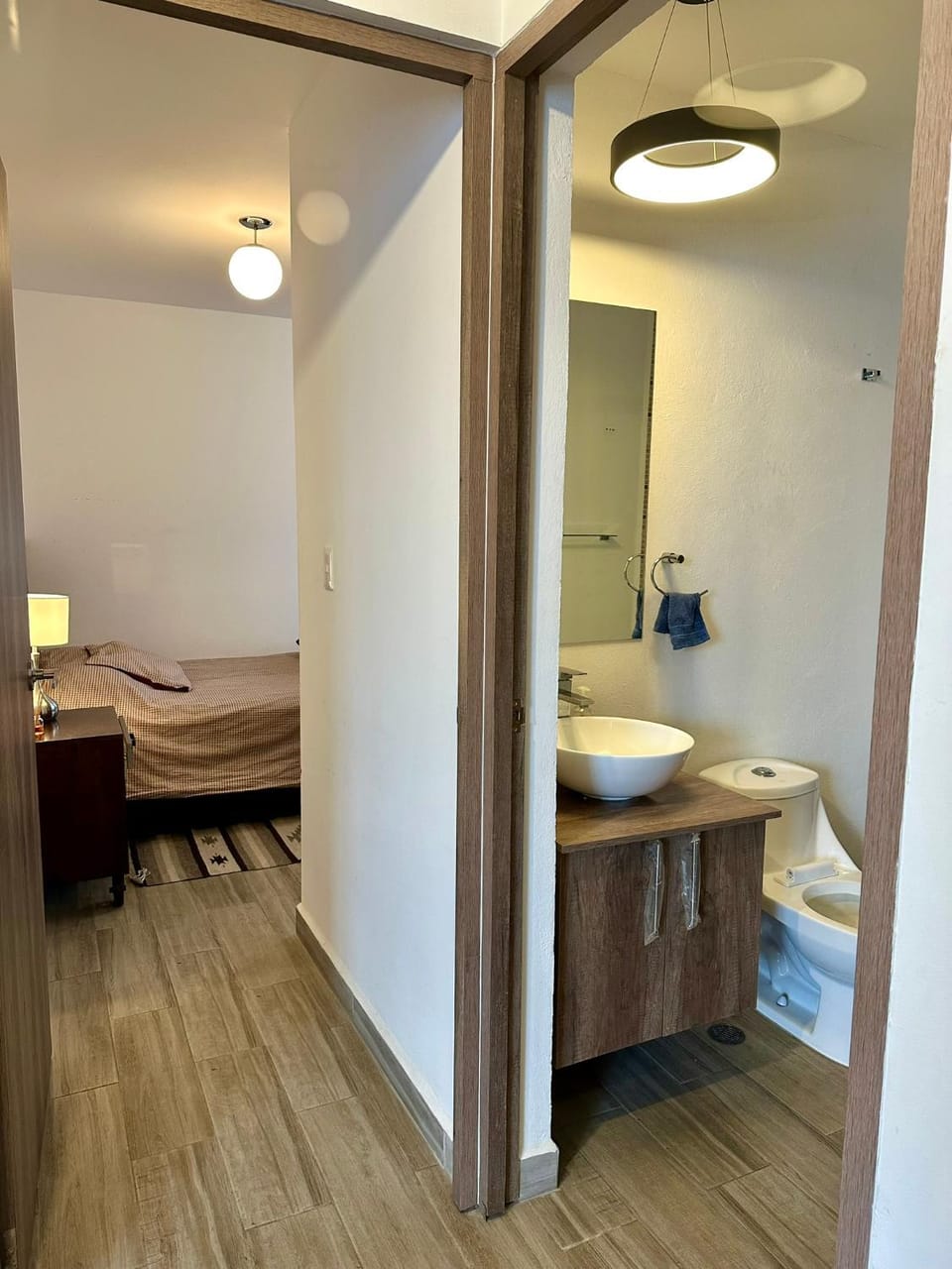 Bed, Bathroom, Photo of the whole room, Bedroom, towels