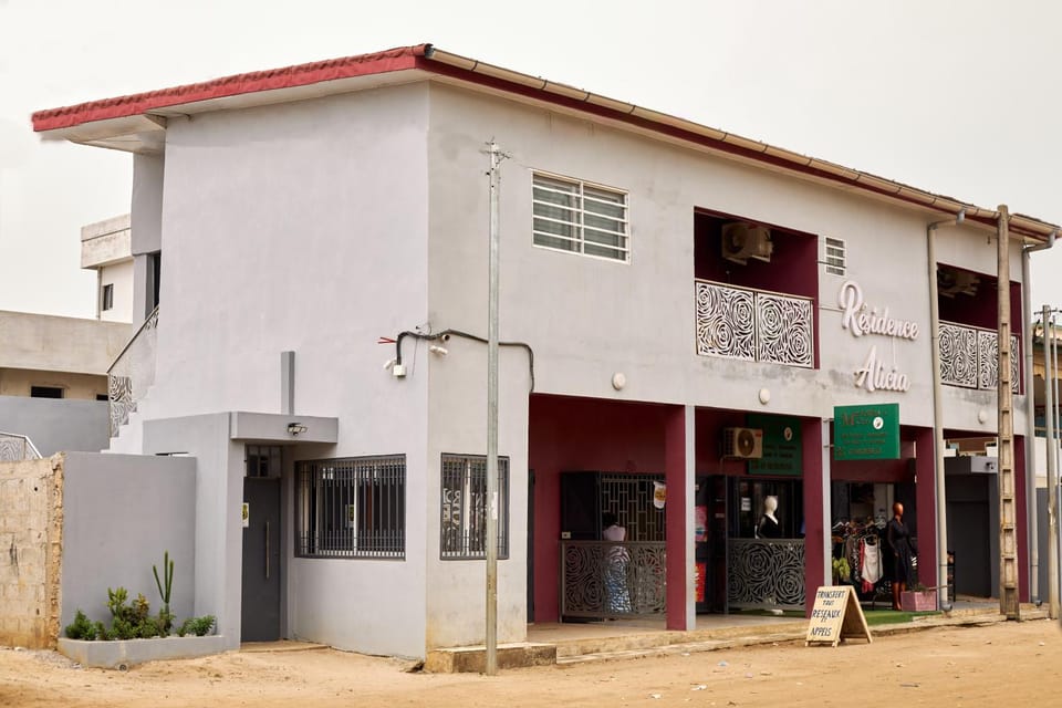 Property building, Facade/entrance