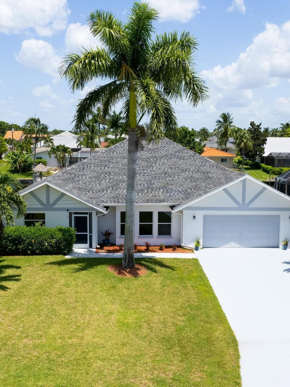 Endless Summer Hideaway w Pool ocean access 5br House in Cape Coral