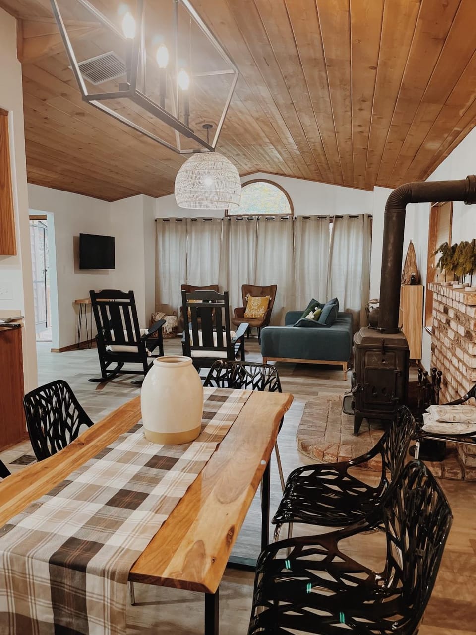 Living room, Dining area