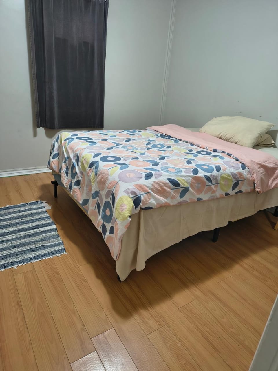 Spacious double Room keyless check-in Vacation rental in Mississauga