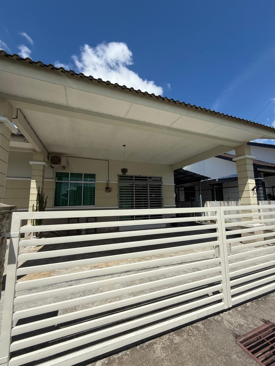 Property building, Day