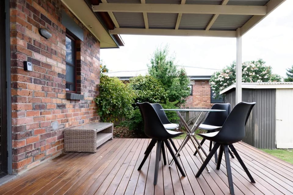 Spacious 3-Bed Mins from City Centre House in Tasmania