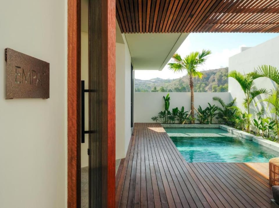 Pool view, Swimming pool
