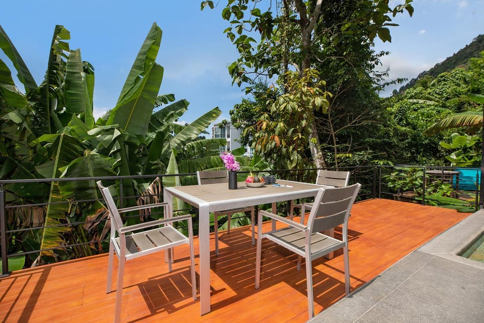Natural landscape, View (from property/room), Balcony/Terrace, Balcony/Terrace, Dining area, Garden view