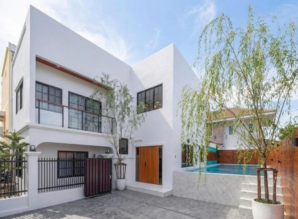 Property building, Swimming pool