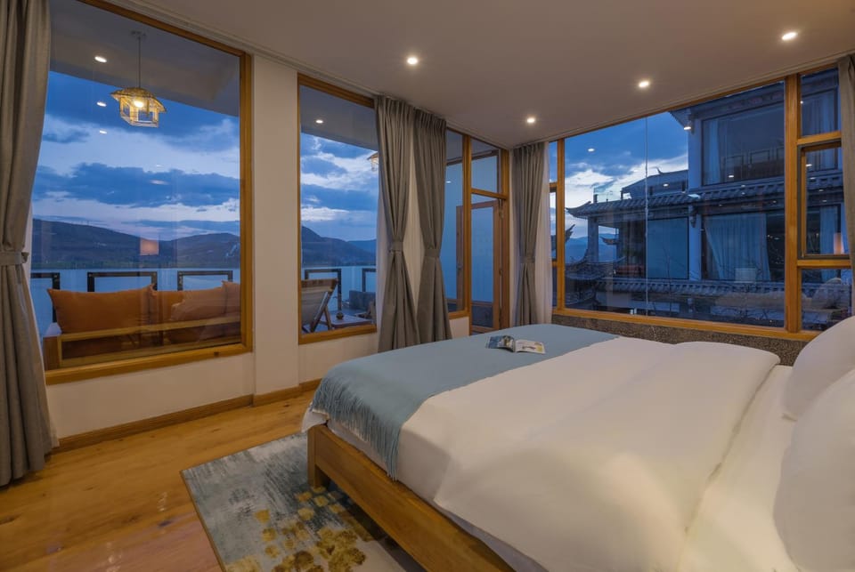 Bed, View (from property/room), Balcony/Terrace