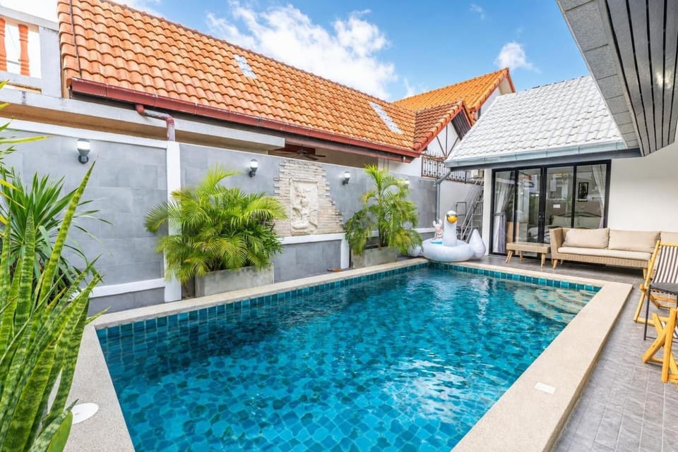 Property building, Pool view, Pool view, Swimming pool, Swimming pool, Swimming pool