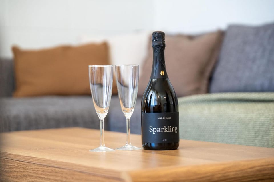 Belle Escapes - Sussex By The Sea Apartment in Adelaide